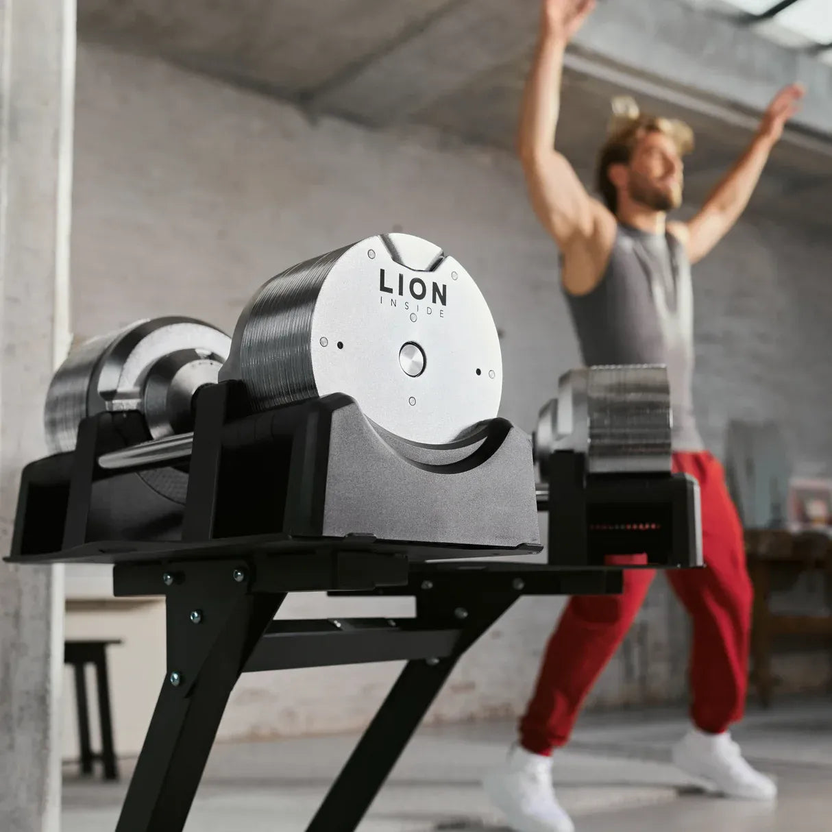 Zestaw 2 regulowanych hantli + regulowana szyna